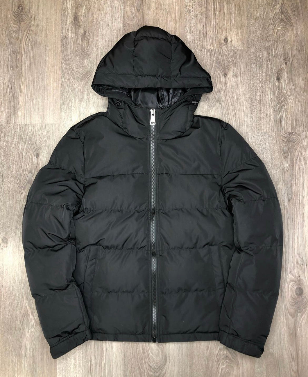 Plain Black Puffer