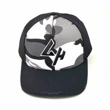 Load image into Gallery viewer, Camo Hat
